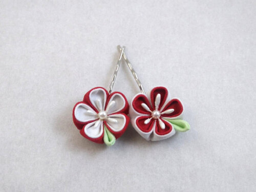 Plum Blossom Bobby Pin01