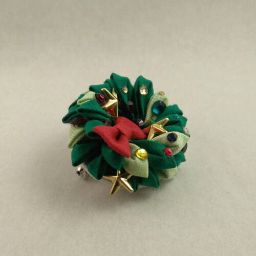 Christmas Wreath Brooch 002