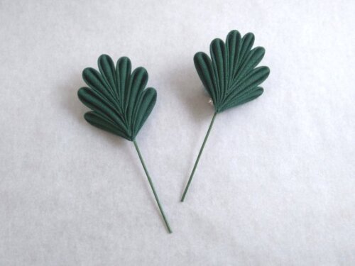 Palm leaf brooch pin001