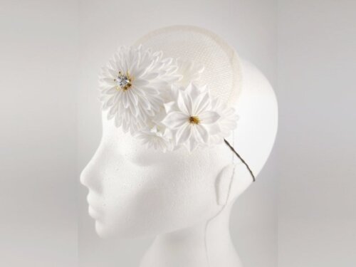 White & Ivory Chrysanthemum Bridal Fascinator004