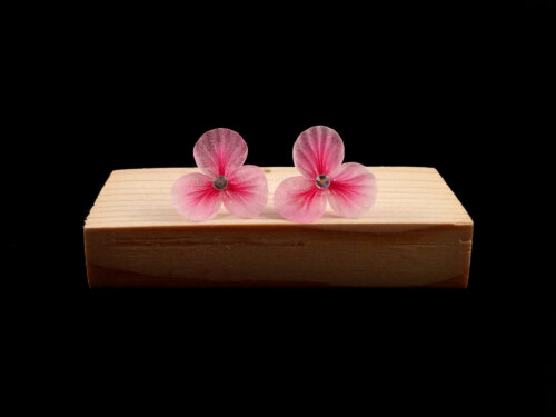 A003flowerstuds