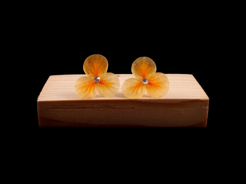 A005flowerstuds