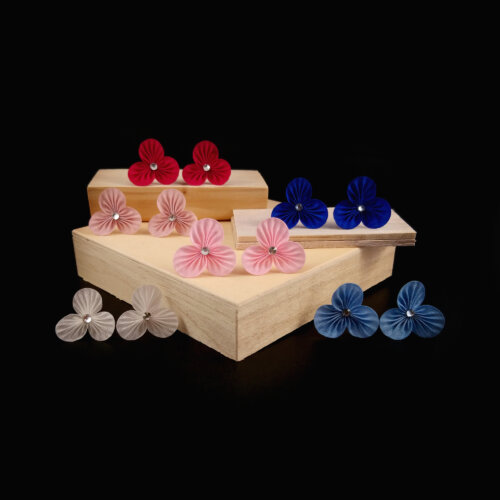 SQB001flowerstuds Classic Floral Stud Earrings