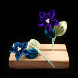 Classic Platycodon Flower Brooch